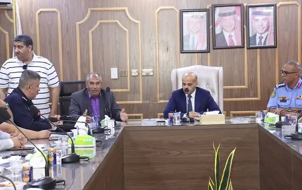   متصرف الرصيفة يترأس اجتماعاً لإطلاق خطة عاجلة لمعالجة إشغالات الطرق والأرصفة.  