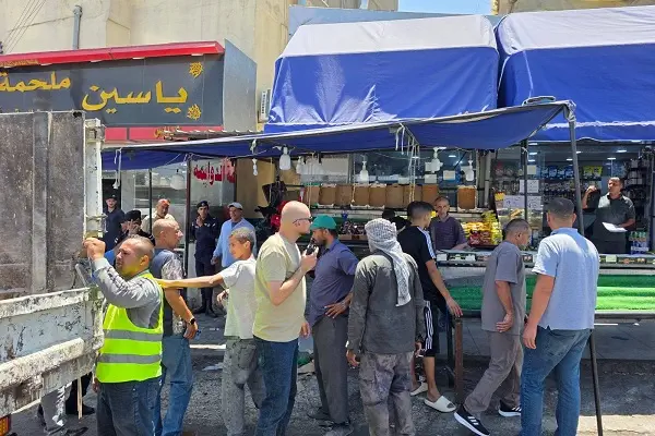   بلدية الرصيفة والجهات المعنية تباشران تنفيذ خطة الاستجابة العاجلة لإشغالات الطرق  