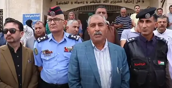   بلدية الرصيفة تقيم وقفة تضامنية مع الإخوة المسيحيين وتستنكر الجريمة الآثمة في الكرك  